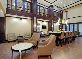 Hampton Inn & Suites Buffalo hotel thumbnail 2