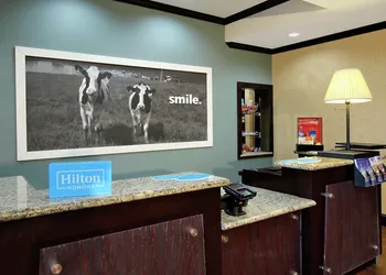 Hampton Inn & Suites Buffalo hotel thumbnail 5