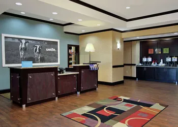 Hampton Inn & Suites Buffalo hotel thumbnail 6
