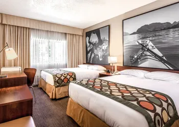 Super 8 by Wyndham Duncan hotel thumbnail 4