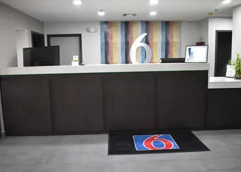 Motel 6 Brenham, TX hotel thumbnail 7