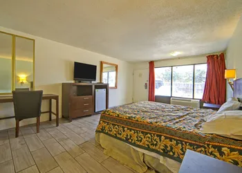 Sunset Inn Flatonia I 10 by Hotel O hotel thumbnail 7