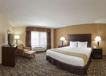HOLIDAY INN EXPRESS & SUITES ZANESVILLE NORTH by IHG hotel thumbnail 4