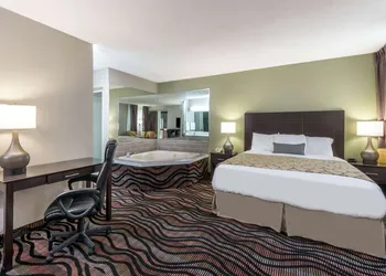 Baymont by Wyndham Cambridge hotel thumbnail 4