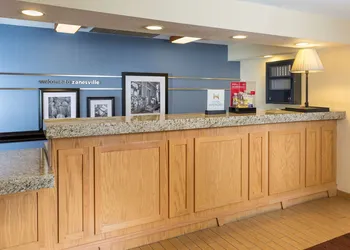 Hampton Inn Zanesville hotel thumbnail 2