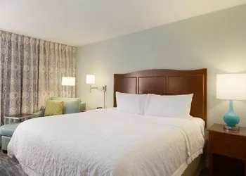 Hampton Inn Zanesville hotel thumbnail 3
