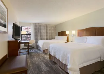 Hampton Inn Zanesville hotel thumbnail 6