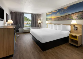 Days Inn by Wyndham Cambridge hotel thumbnail 7