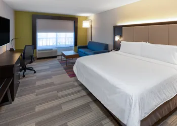 Holiday Inn Express Minden by IHG hotel thumbnail 3