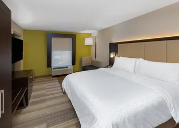 Holiday Inn Express Minden by IHG hotel thumbnail 4