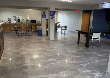 Microtel Inn & Suites by Wyndham Ardmore hotel thumbnail 2