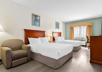 Quality Inn & Suites McAlester on Hwy 69 hotel thumbnail 7