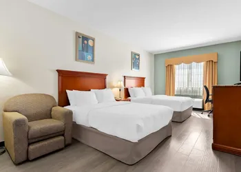 Quality Inn & Suites McAlester on Hwy 69 hotel thumbnail 7
