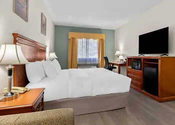 Quality Inn & Suites McAlester on Hwy 69 hotel thumbnail 8