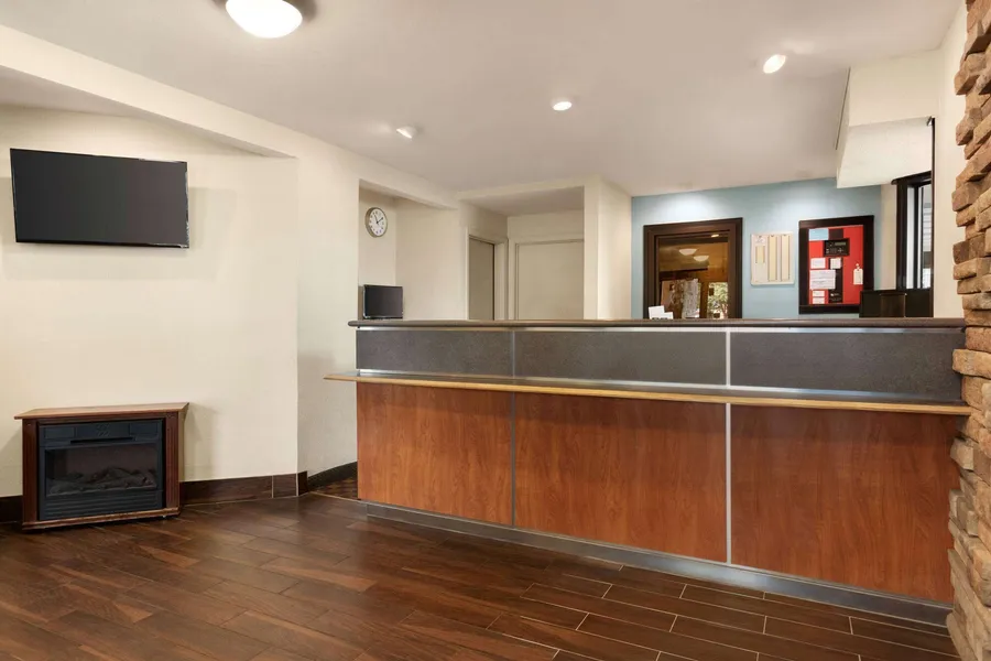 Super 8 by Wyndham Findlay hotel detail image 2