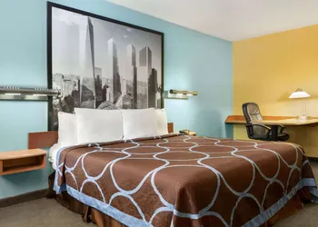 Super 8 by Wyndham Findlay hotel thumbnail 4