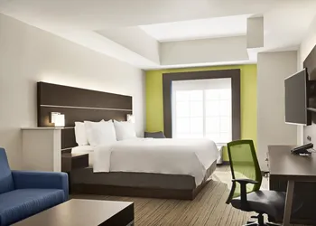 Holiday Inn Express Hotel & Suites Durant by IHG hotel thumbnail 4