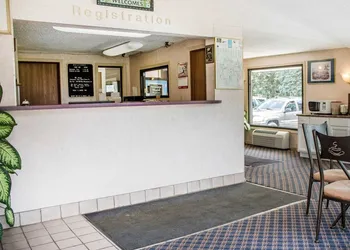 Rodeway Inn Findlay University Area hotel thumbnail 3