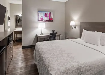 SureStay Hotel by Best Western Findlay hotel thumbnail 7