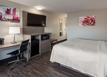 SureStay Hotel by Best Western Findlay hotel thumbnail 8