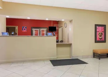 Studio 6 Extended Stay Findlay Tiffin Avenue OH hotel thumbnail 2