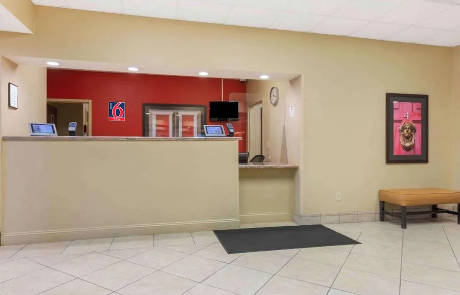 Studio 6 Extended Stay Findlay Tiffin Avenue OH hotel detail image 2