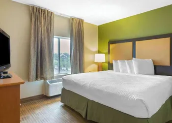Studio 6 Extended Stay Findlay Tiffin Avenue OH hotel thumbnail 5