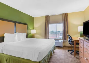 Studio 6 Extended Stay Findlay Tiffin Avenue OH hotel thumbnail 7