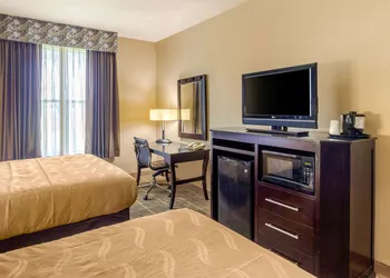 Quality Inn & Suites Durant hotel thumbnail 5