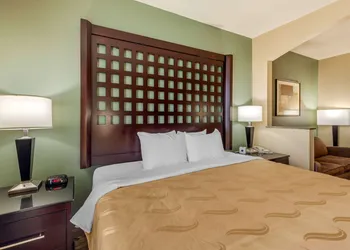 Quality Inn & Suites Durant hotel thumbnail 7