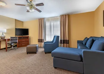 Comfort Suites Findlay I-75 near Sports Complex hotel thumbnail 7