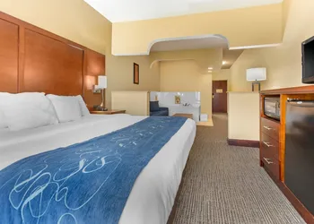 Comfort Suites Findlay I-75 near Sports Complex hotel thumbnail 8