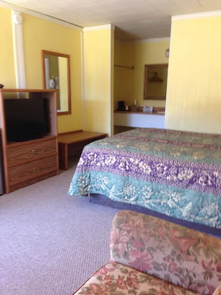 Sportsman Inn and Suites hotel detail image 6