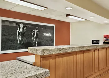 Hampton Inn Shawnee hotel thumbnail 4