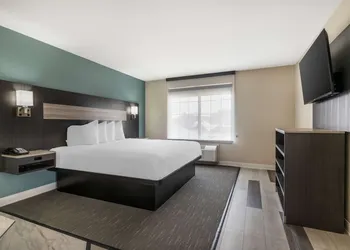 Best Western Prime Inn & Suites hotel thumbnail 6