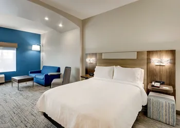 Holiday Inn Express & Suites Ardmore by IHG hotel thumbnail 6