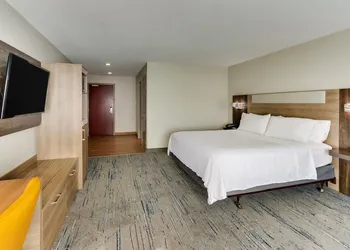 Holiday Inn Express & Suites Ardmore by IHG hotel thumbnail 7