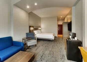 Holiday Inn Express & Suites Ardmore by IHG hotel thumbnail 8