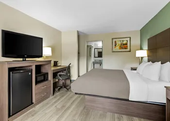 Quality Inn Hillsville hotel thumbnail 6