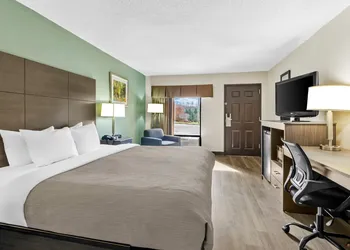 Quality Inn Hillsville hotel thumbnail 7