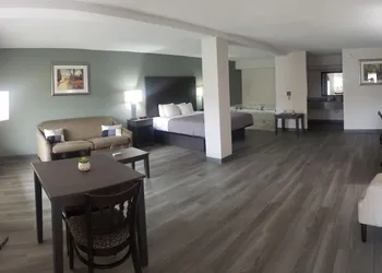 Quality Inn Hillsville hotel thumbnail 4