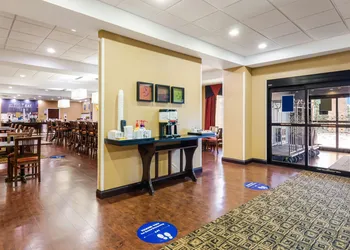Hampton Inn Galax hotel thumbnail 2