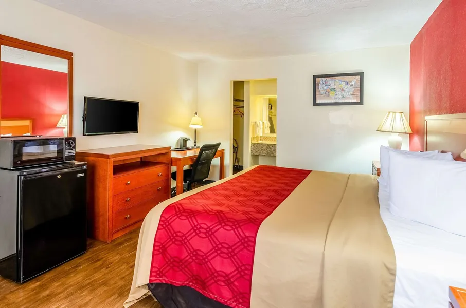 Econo Lodge Martinsville hotel detail image 6