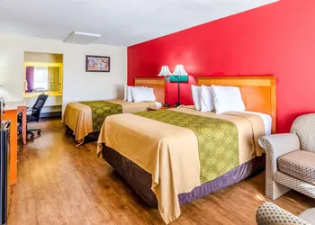Econo Lodge Martinsville hotel thumbnail 8