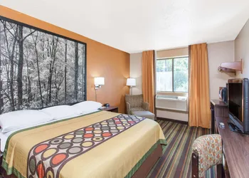 Super 8 by Wyndham Norton VA hotel thumbnail 6