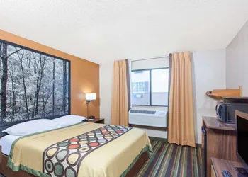 Super 8 by Wyndham Norton VA hotel thumbnail 7