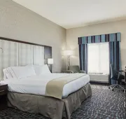 Holiday Inn Express & Suites Eureka by IHG hotel detail image 7