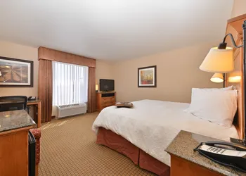 Hampton Inn & Suites Buffalo hotel thumbnail 8