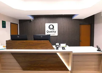 Quality Inn Pontiac hotel thumbnail 2
