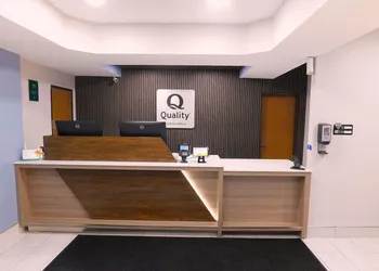 Quality Inn Pontiac hotel thumbnail 3